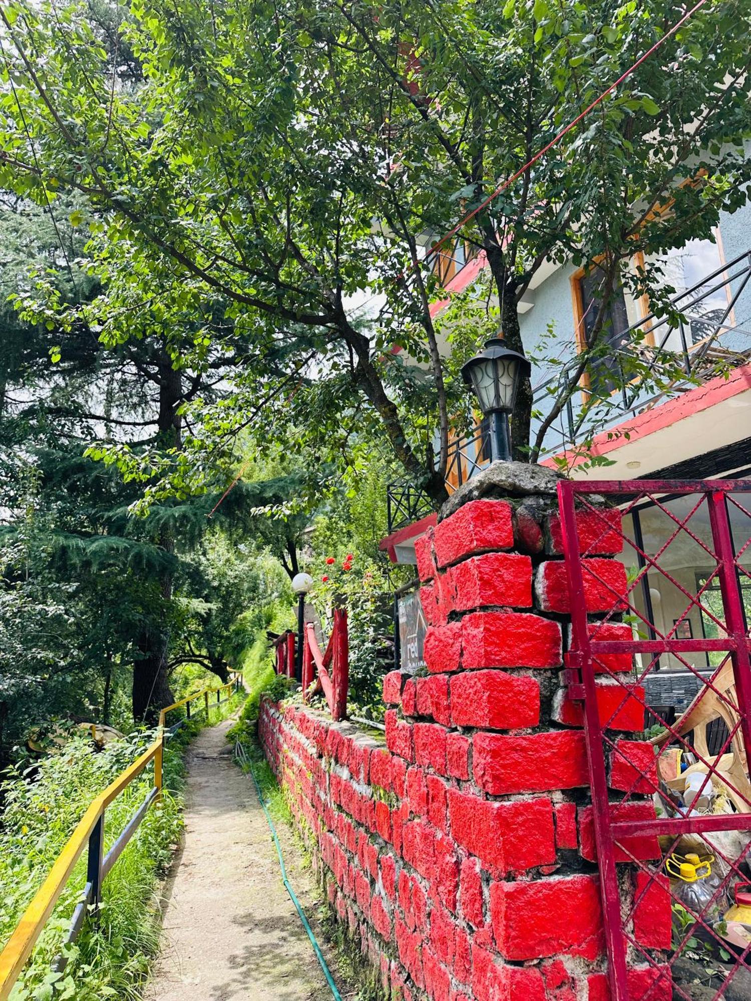 Red House Cafe And Inn 马拉里 外观 照片