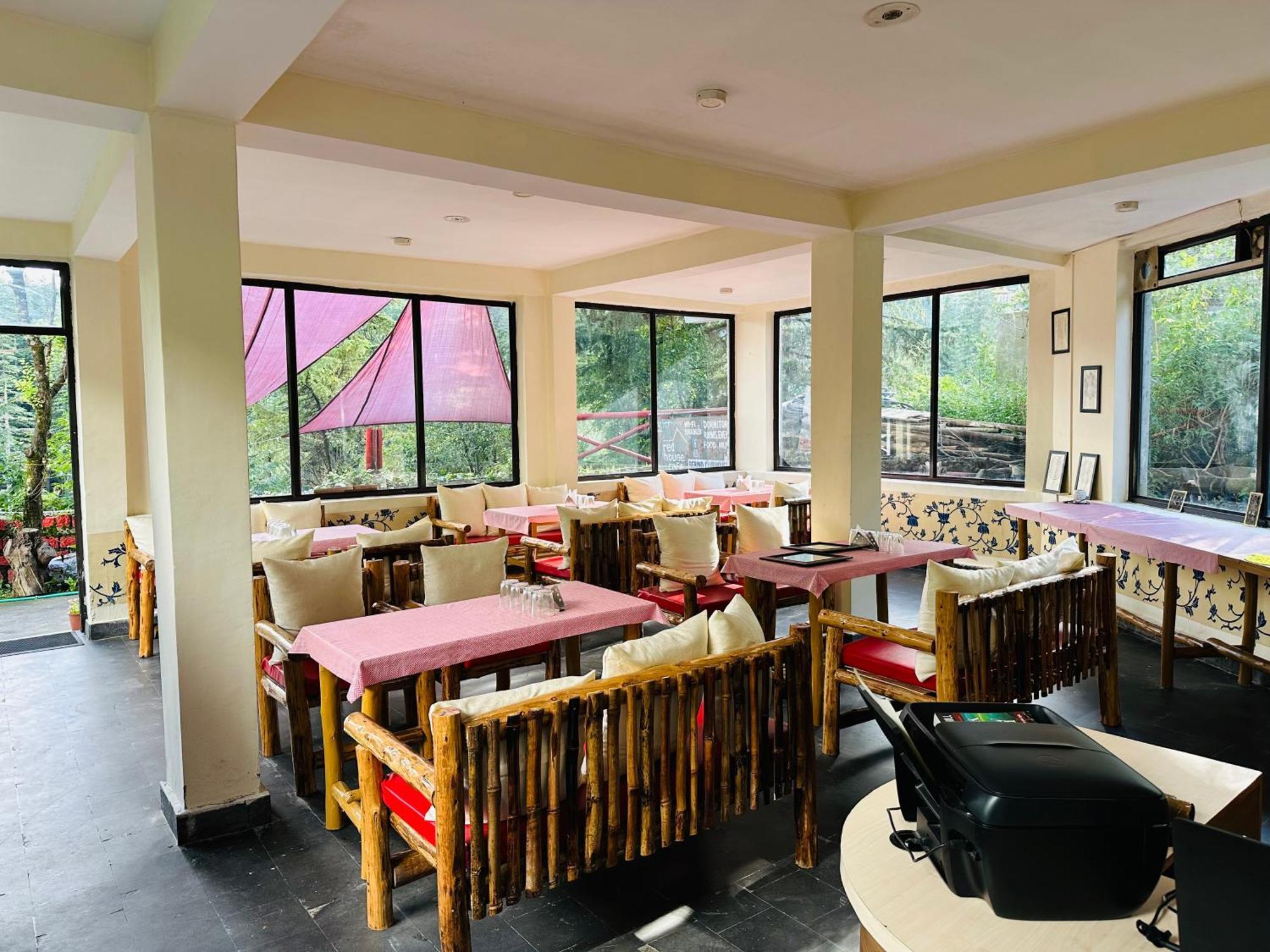 Red House Cafe And Inn 马拉里 外观 照片