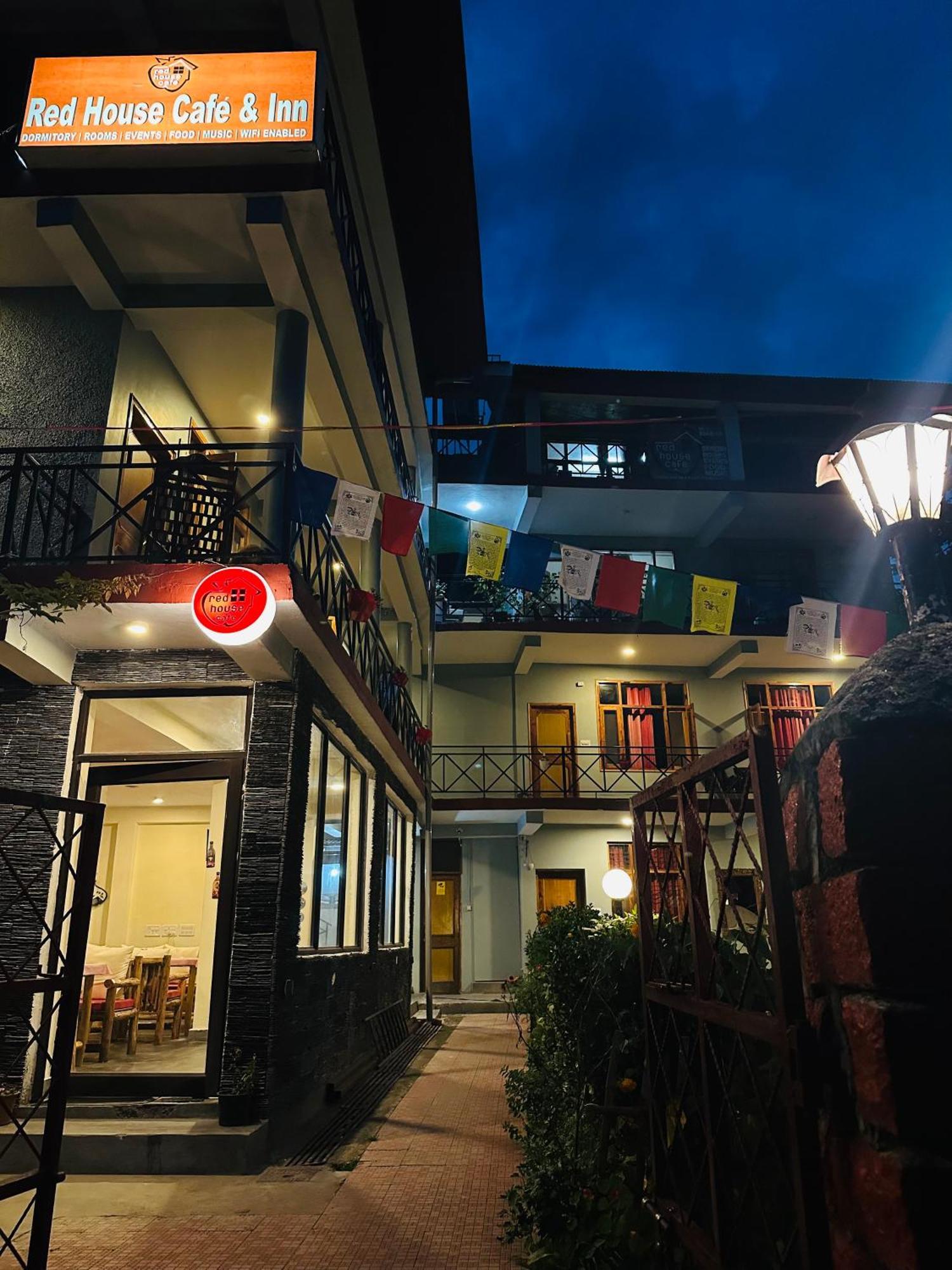 Red House Cafe And Inn 马拉里 外观 照片