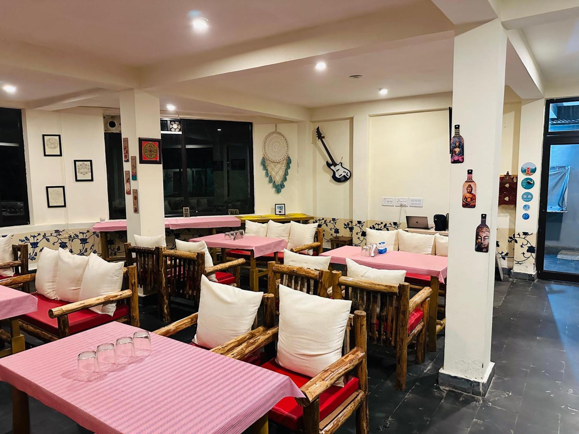 Red House Cafe And Inn 马拉里 外观 照片